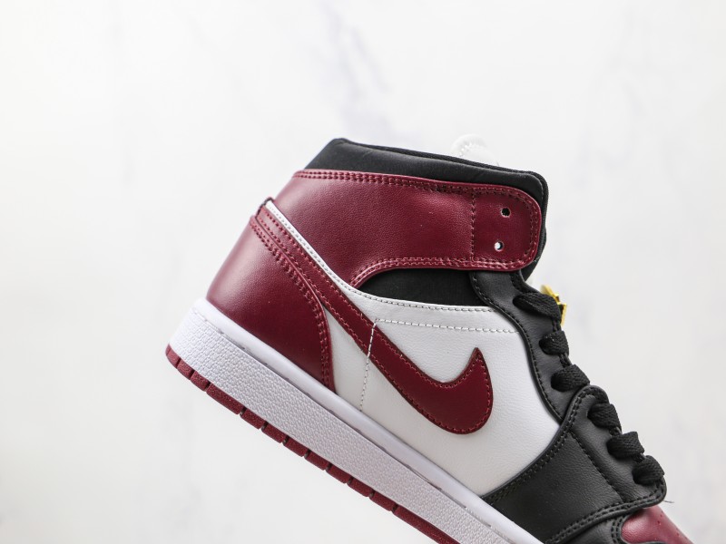 Nike Air Jordan 1 Mid  Modelo 236H - Modo Zapatillas | zapatillas en descuento